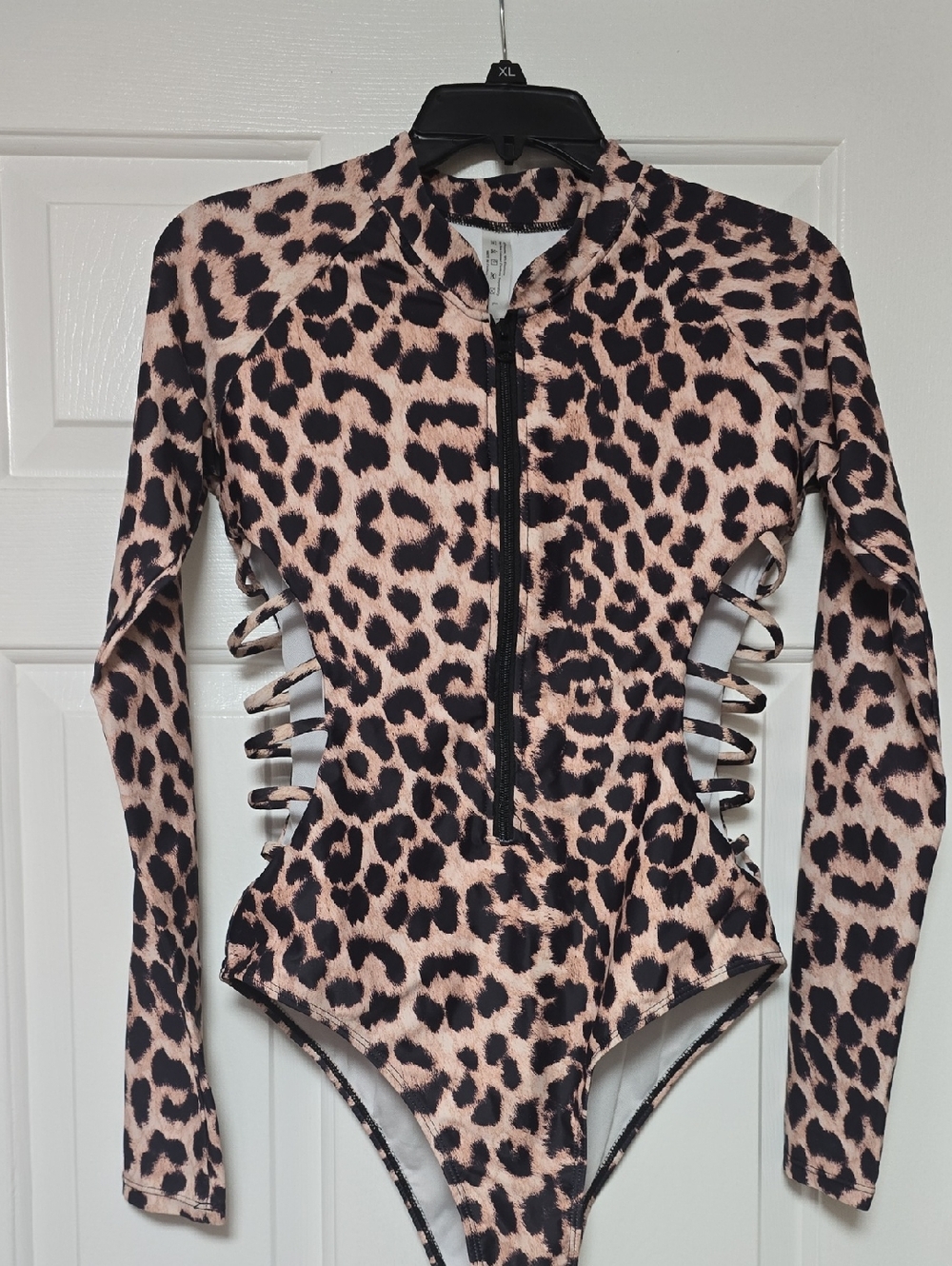 Leopard Print Long Sleeve Cutout Bodysuit Size L
